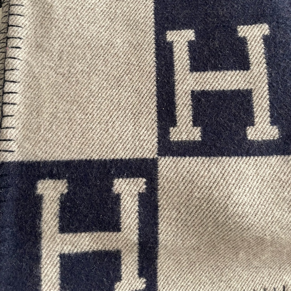 Hermes Navy Avalon throw blanket